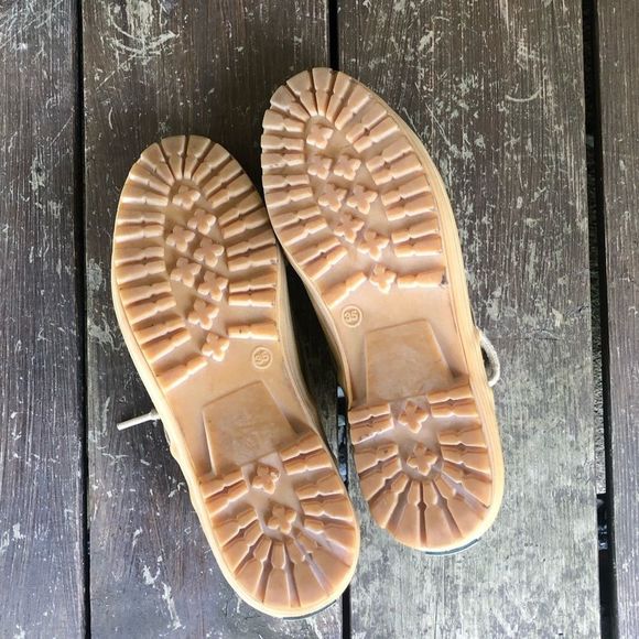 2/$25 🍣 AIGLE Lace-Ups Shoes in Olive, Size 5 - Picture 6 of 7